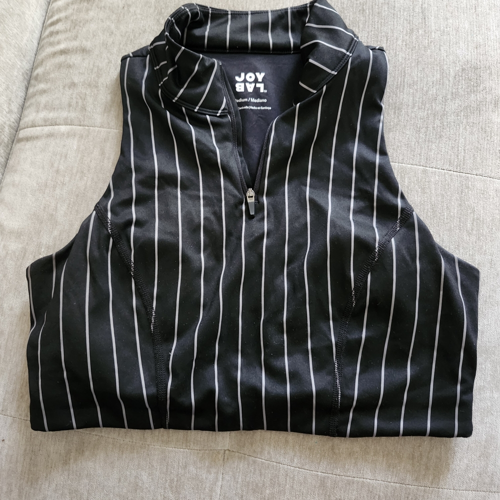 JoyLab Sleeveless Black and White Zip Top